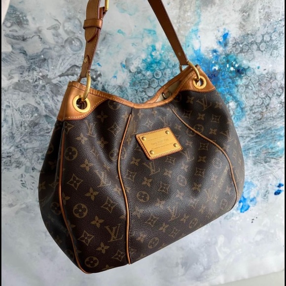 AUTHENTIC - Picture 4 of 6